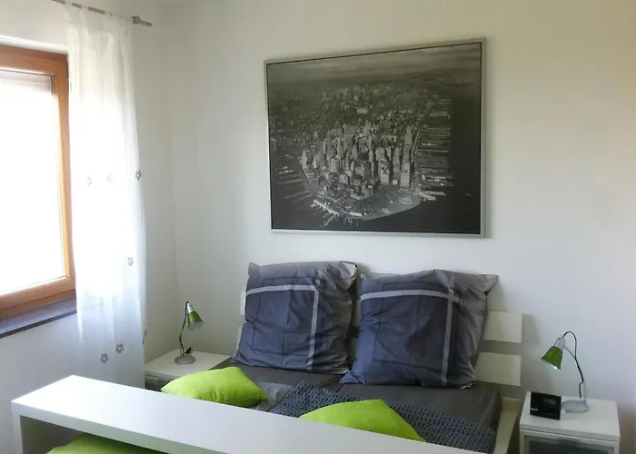 בית נופש Countryside Mansion Feuerscheid